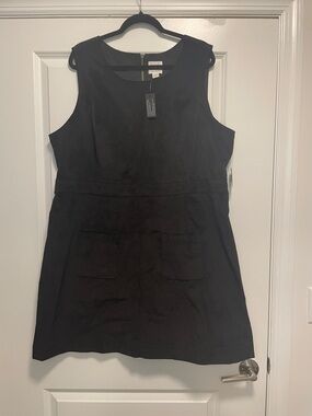 Sleeveless Black Velvet Mini Dress with Front Pockets